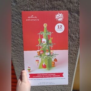 Hallmark Dr. Seuss's How Grinch Stole Christmas Paper Tree w/ 12 Ornaments